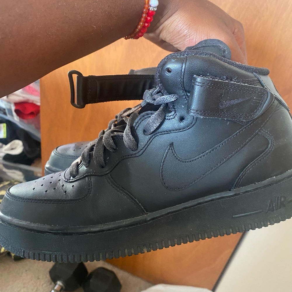 Black Nike Air Force 1